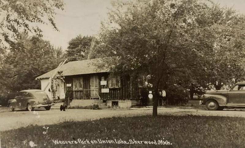 Weavers Park - Vintage Postcard